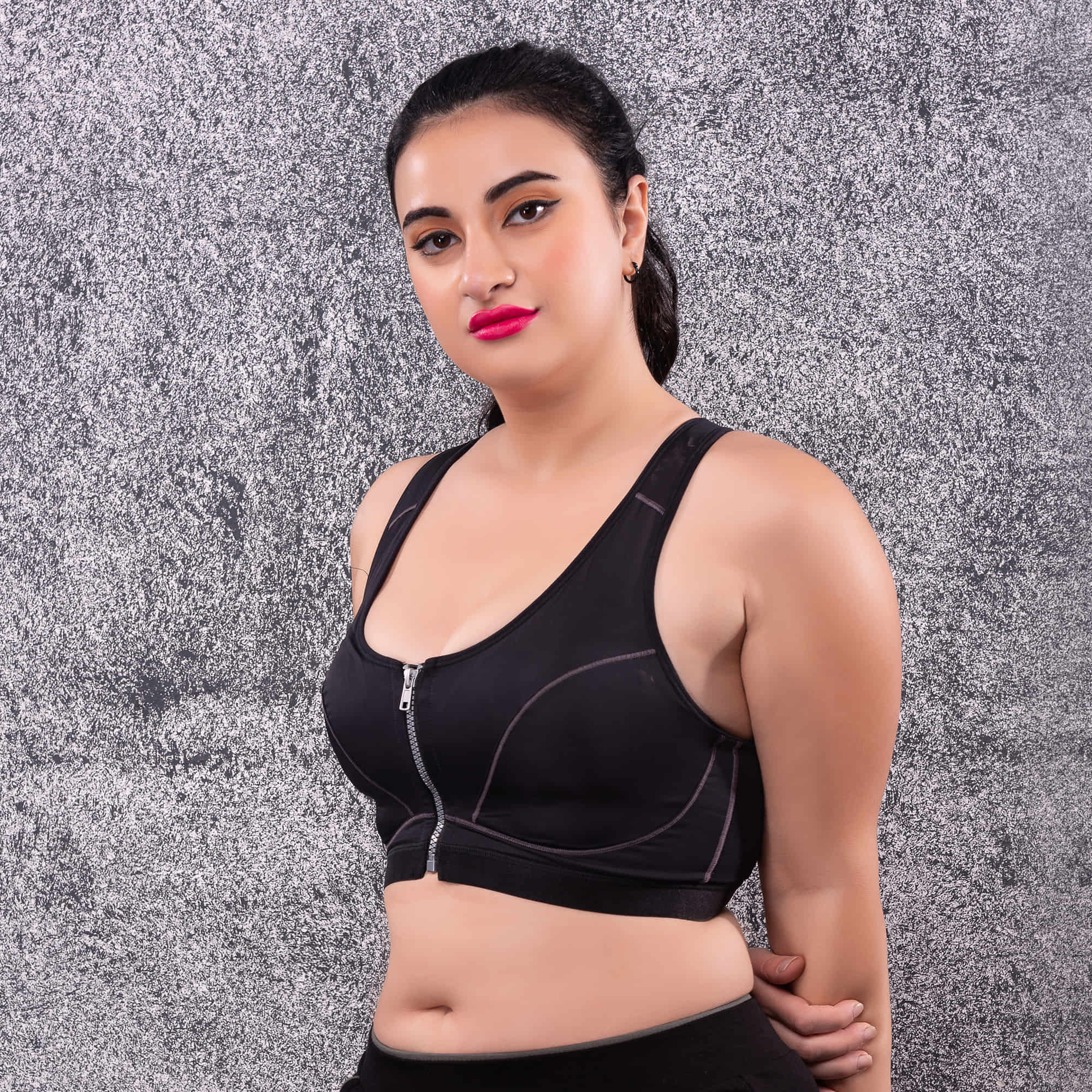 Stylish and Supportive Zip-Front Sports Bra