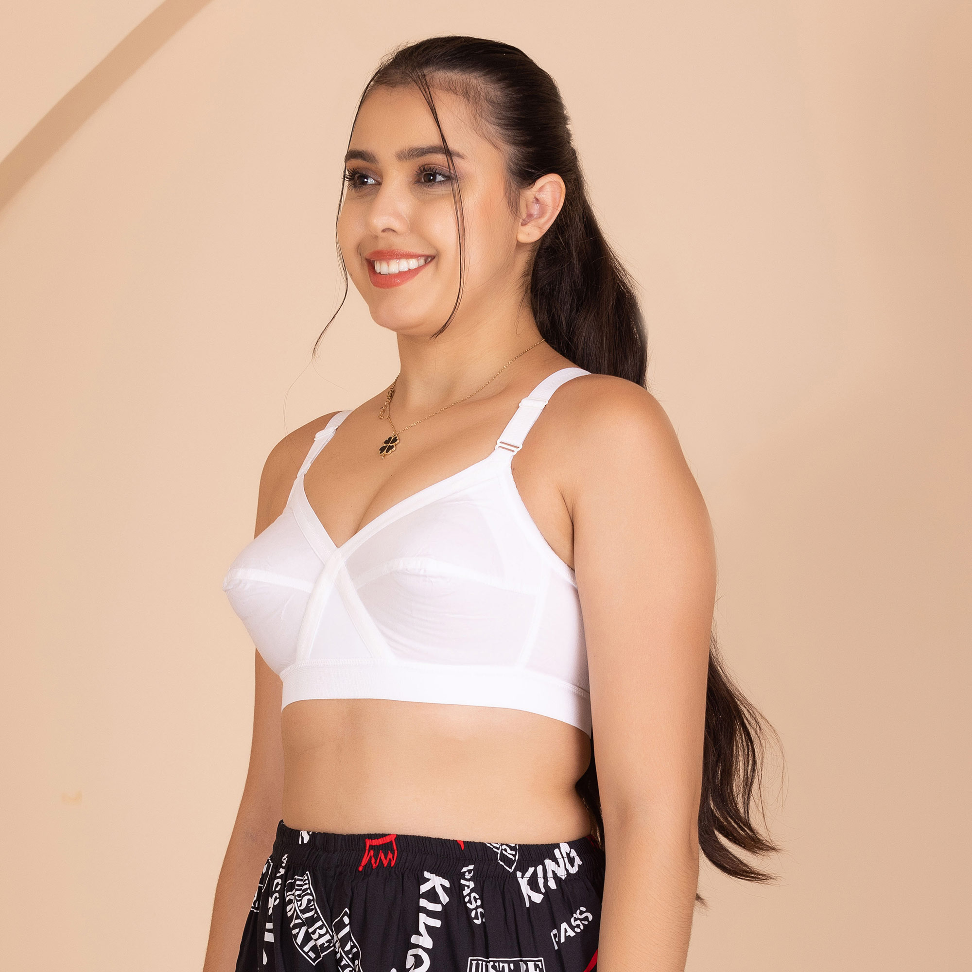 Cotton Blend Sports Ladies Full Coverage Bra For Everyday, Multicolur,  Plain at Rs 70/piece in New Delhi