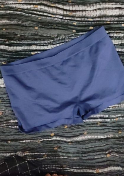 TRUNK  SEAMLESS SHORTS bra 5 star review image