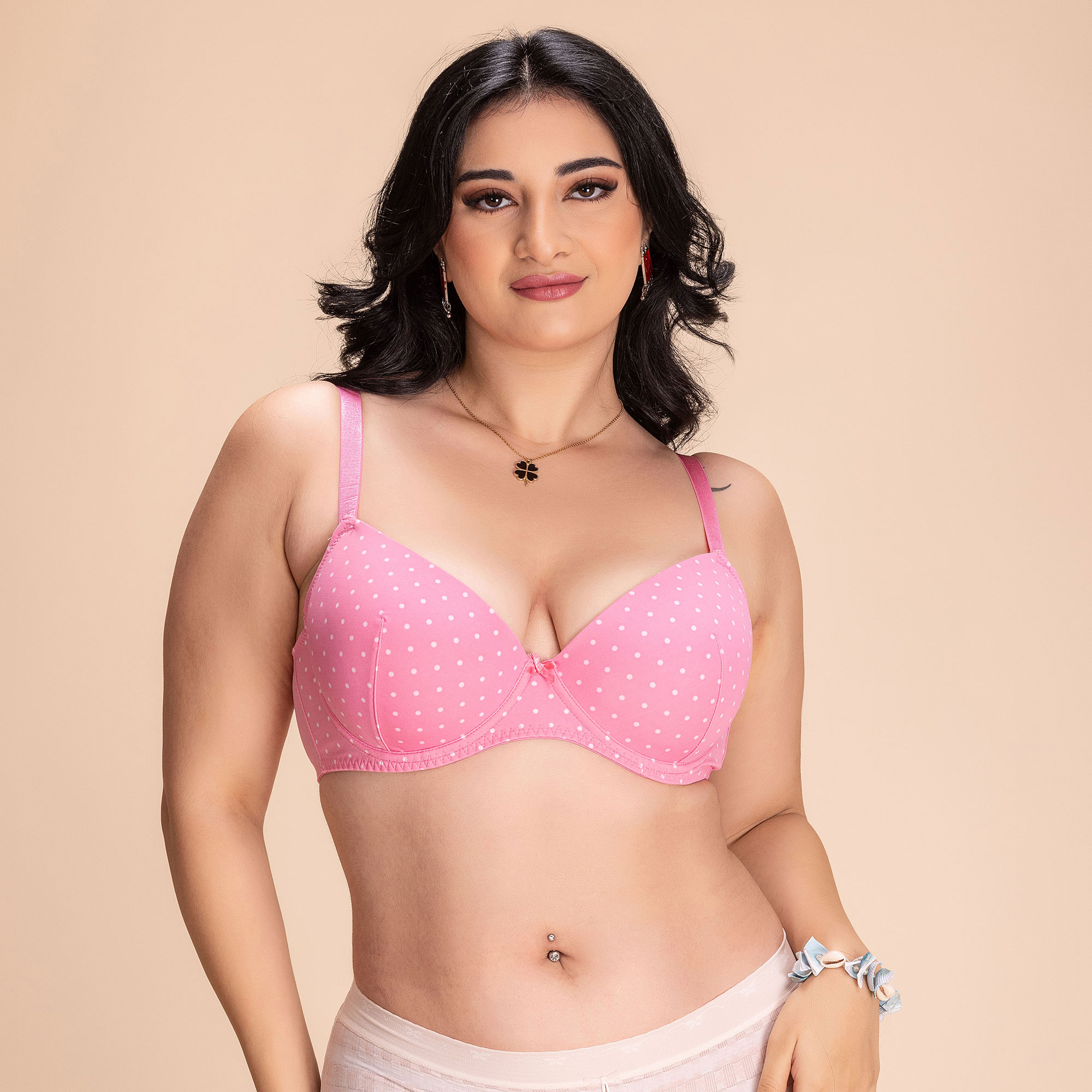 Bra  Woman : Pink Colour Paded Bra ,Size : 32 - 80cm ,Never Used