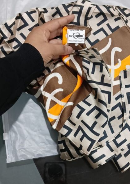PRINTED SILK SCARF SS16 bra 5 star review image