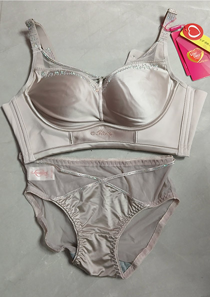 Buy Online Diamond1 Rhinestone Saroski Bra Panty Set | Lovebird