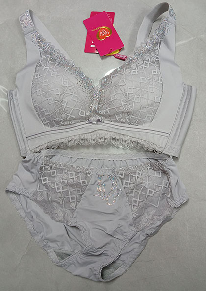 Buy Online Diamond7 Rhinestone Saroski Bra Panty Set | Lovebird