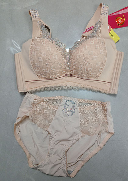 Buy Online Diamond7 Rhinestone Saroski Bra Panty Set | Lovebird