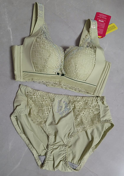 Buy Online Diamond7 Rhinestone Saroski Bra Panty Set | Lovebird