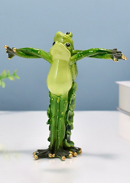 ZIBO GLASS YOGA FROG TABLE RESIN DECOR2